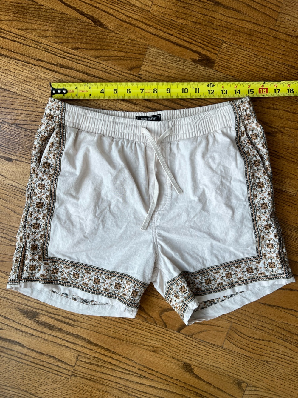Todd Snyder Shorts with Embroidered Border - Small - Picture 5 of 7